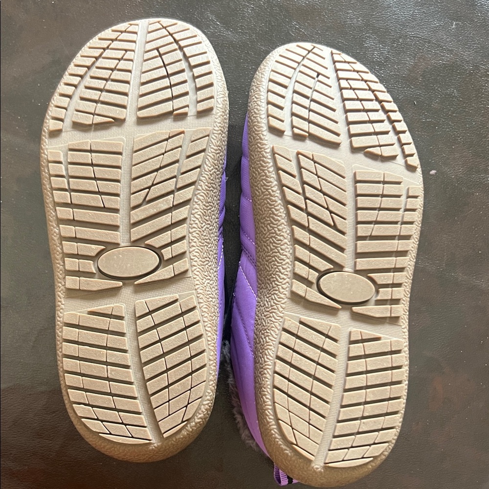 Cozy Women's Winter Boots in Purple - Picture 4 of 4